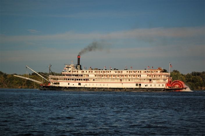 Congress approves DELTA QUEEN to sail again! - Delta Queen Steamboat ...